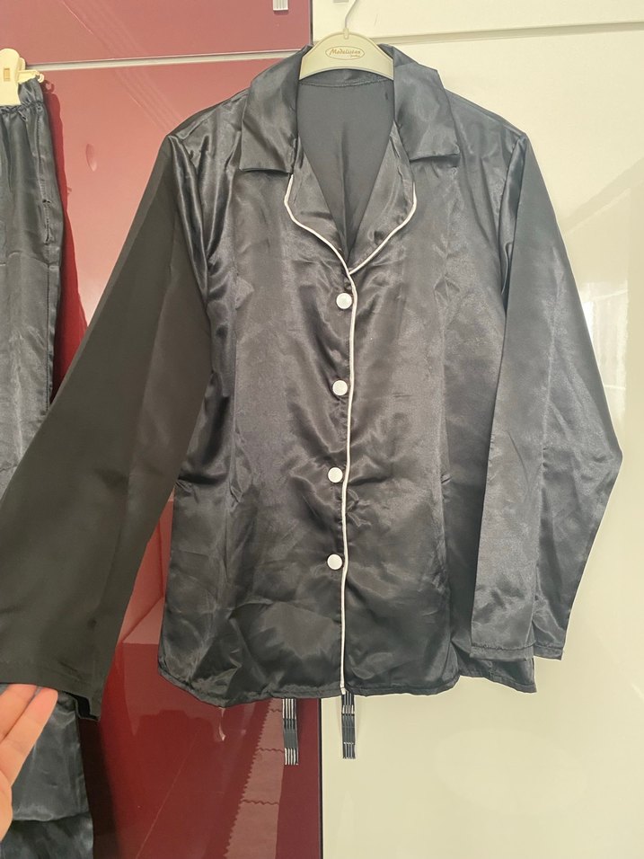 Siyah Uzun Kollu Saten Kadın Pijama Takımı - Görsel 4