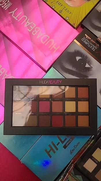 Huda Beauty Huda beauty far paleti