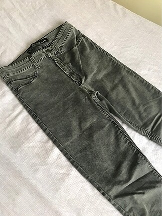 Zara Gri jean