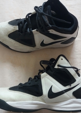 Nike Team Hustle Basket ayakkabısı