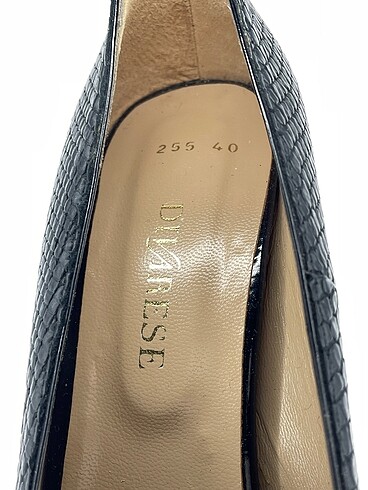 40 Beden siyah Renk Divarese Platform %70 İndirimli.