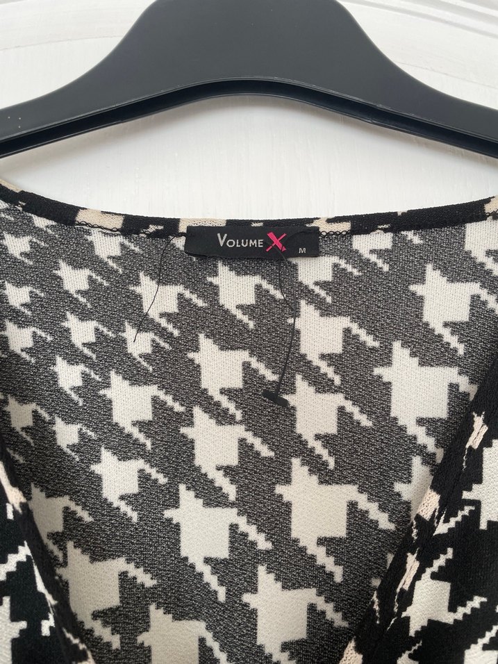 V Yaka Desenli Midi Elbise - Görsel 2