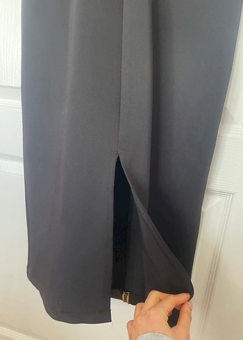 Zincir Detaylı Siyah Uzun Elbise - Görsel 3