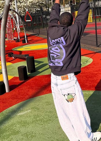 Siyah Baskılı Rahat Kesim Kadın Denim Pantolon - Görsel 4