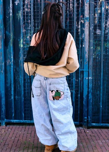 Siyah Baskılı Rahat Kesim Kadın Denim Pantolon - Görsel 5