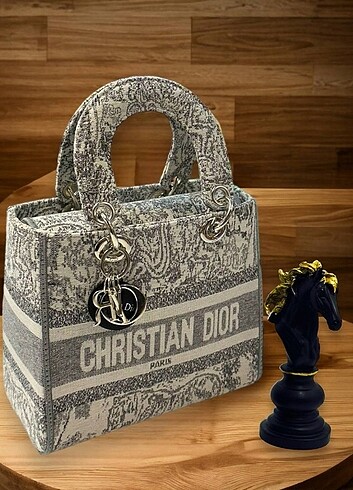  Beden çeşitli Renk Christian Dior 