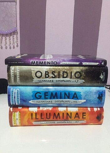  Beden Illuminae Gemini Obsidio Momento