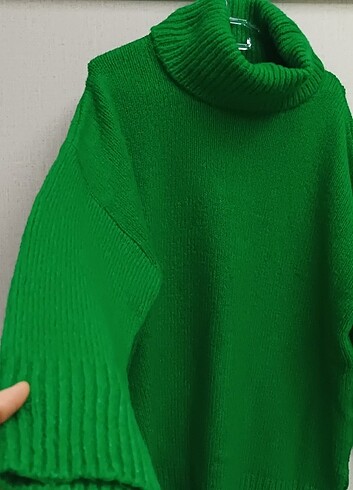 Yeşil triko kazak 