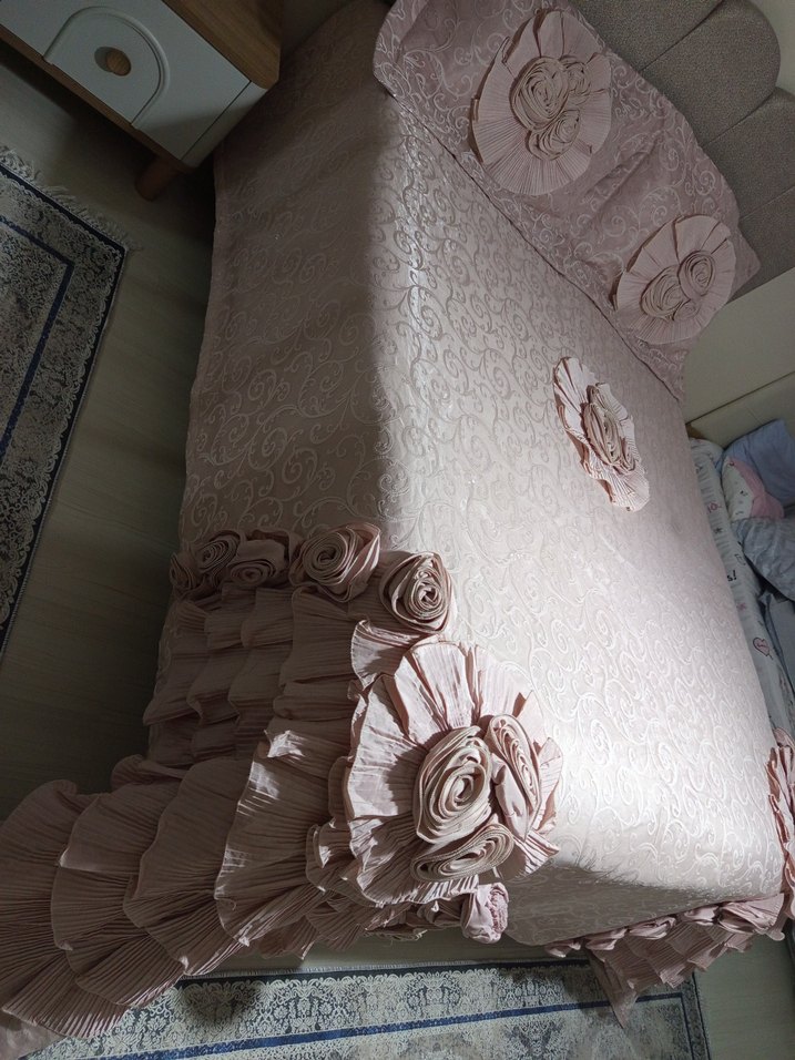 Nakışlı Pembe Yatak Örtüsü - Görsel 3