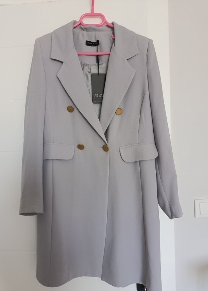 Melike Tatar takım elbise - Görsel 4