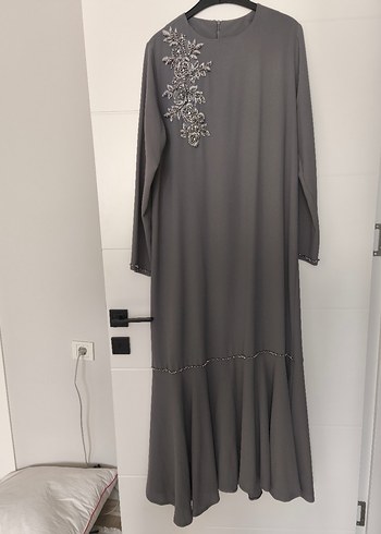 Gri Uzun Kadın Elbisesi Krep abiye tesettür abiye - Görsel 5