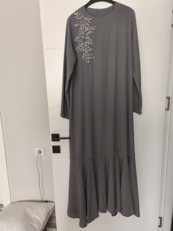 Gri Uzun Kadın Elbisesi Krep abiye tesettür abiye - Görsel 5