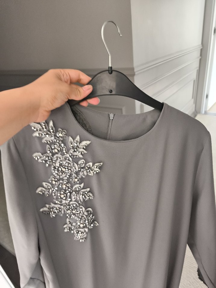 Gri Uzun Kadın Elbisesi Krep abiye tesettür abiye - Görsel 4