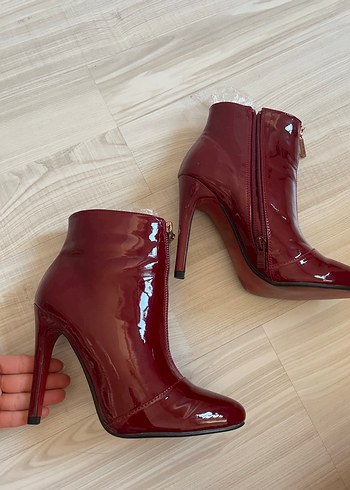 Polaris Bordo Parlak Deri Stiletto Topuklu Bot