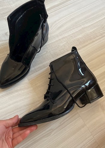 37 Beden Parlak Siyah Gotik Parisli Kadın Botu