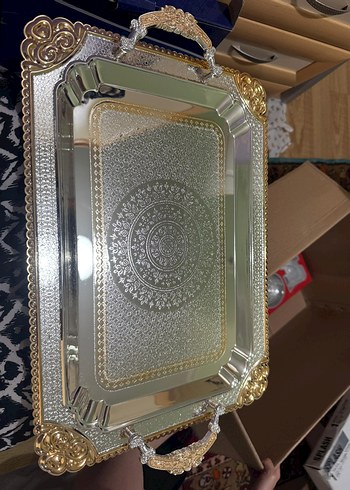 Diğer Altın Renk İşlemeli Metal Tepsi