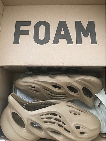 37 Beden Yeezy Foam Runner