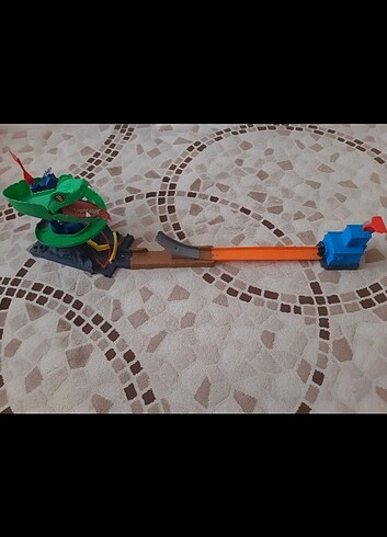 Beden Renk Hotwheels kobra macera seti