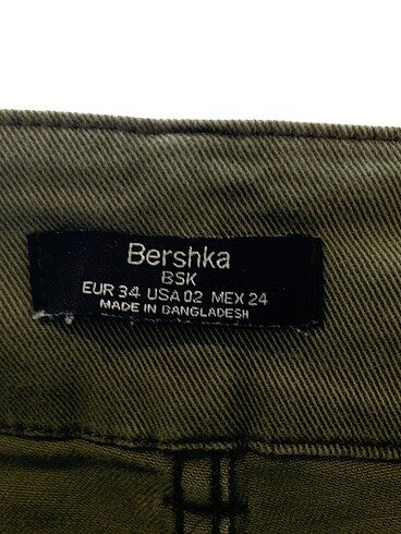 34 Beden çeşitli Renk Bershka Skinny %70 İndirimli.