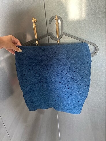 Mavi İşlemeli Mini Etek
