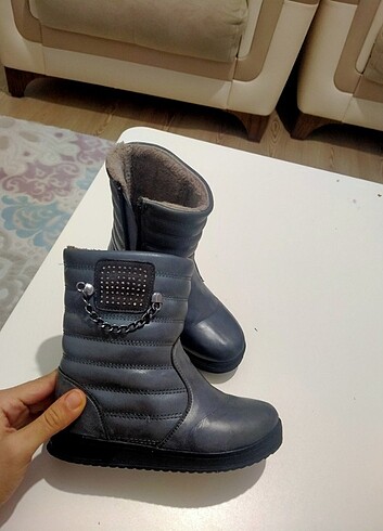Kiz çocuk botu