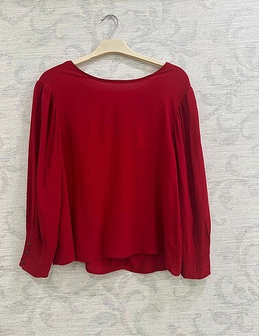 Bershka sırt detaylı bluz