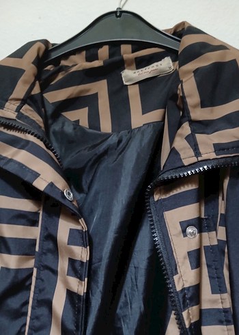 Kahverengi Desenli yağmurluk - Görsel 3