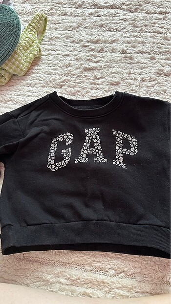 Gap sweatshirt