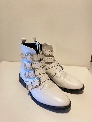 Deichmann beyaz bot