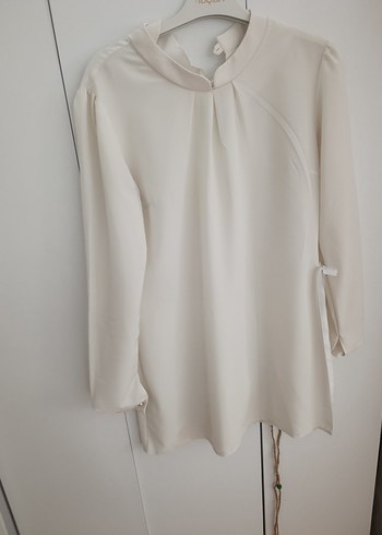 Beyaz Keten Yüksek Yakalı Uzun Kollu Bluz - Görsel 2