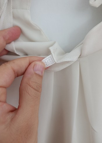 Beyaz Keten Yüksek Yakalı Uzun Kollu Bluz - Görsel 3