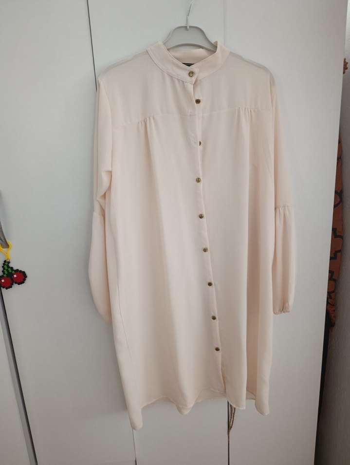 Düğmeli, Uzun Kollu Bej Pamuklu Gömlek - Görsel 3