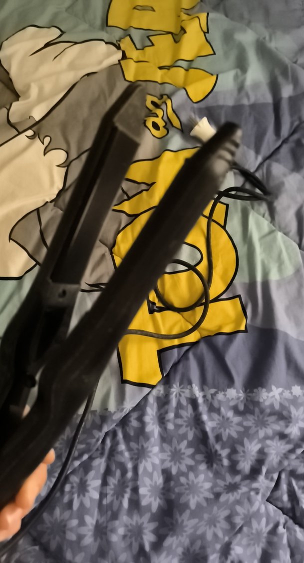 Siyah Saç Düzleştirici - Görsel 2