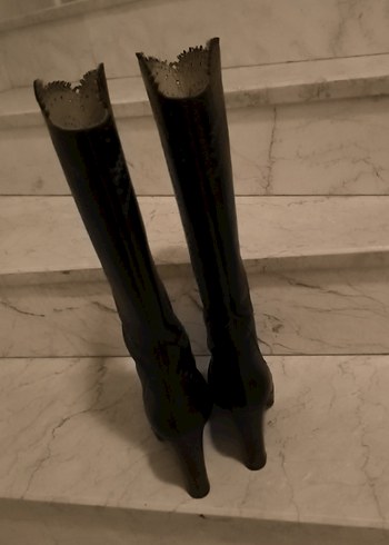 Siyah İşlemeli Bağcıklı Deri Dizüstü Botlar - Görsel 6