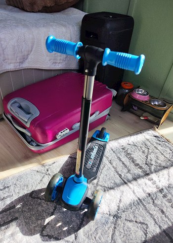 Beden Renkli Mavi Çocuk Scooterı