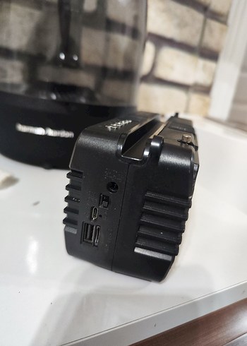 Işıldaklı Bluetooth Hoparlör ve Radyo - Görsel 3