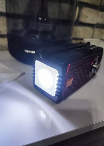 Işıldaklı Bluetooth Hoparlör ve Radyo - Görsel 5