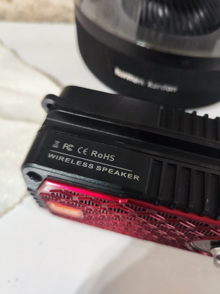 Işıldaklı Bluetooth Hoparlör ve Radyo - Görsel 2