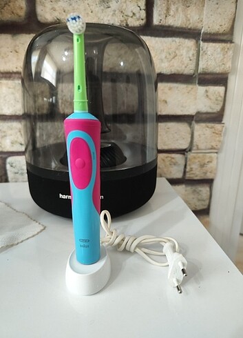 Oral b Şarjlı Diş Fırçası