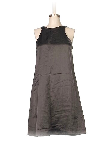 Massimo Dutti Kısa Elbise %70 İndirimli.