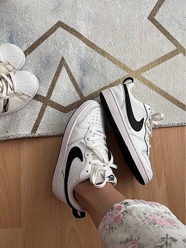37,5 Beden beyaz Renk Nike ayakkabı