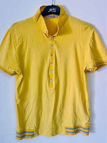 SPRUCE T-SHIRT | TAŞ DÜĞME DETAYLI