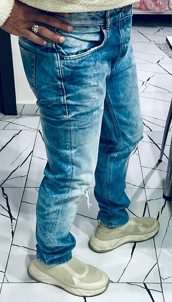 l/xl Beden mavi Renk PULL&BEAR DİZ YIRTMAÇLI KOT