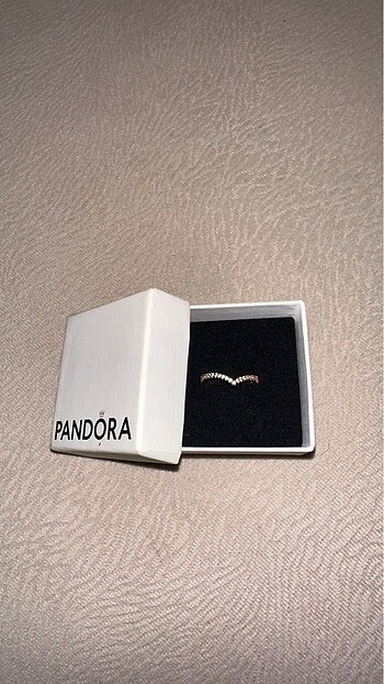 Pandora taşlı yüzük