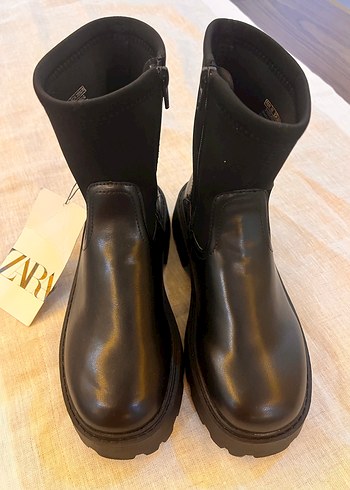 Zara Çocuk Bot 32 numara etiketli - Görsel 2