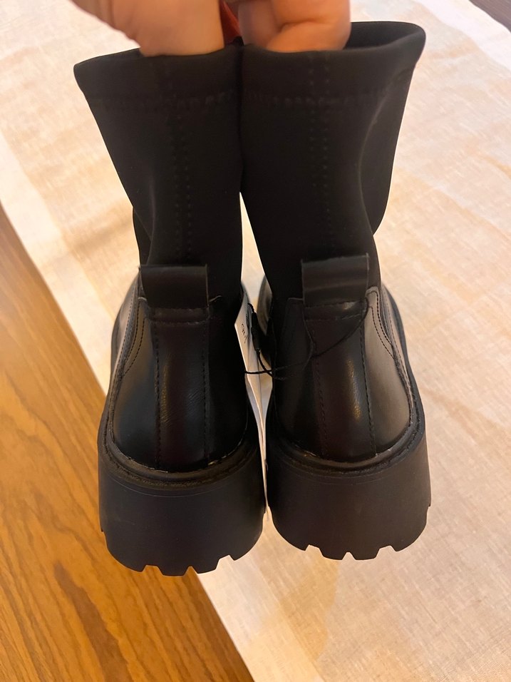 Zara Çocuk Bot 32 numara etiketli - Görsel 4