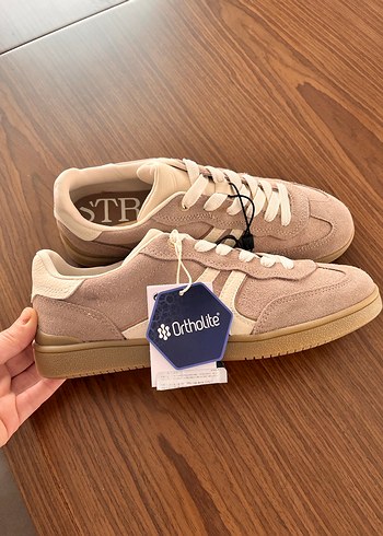 Stradivarius Spor ayakkabı 40 numara - Görsel 3