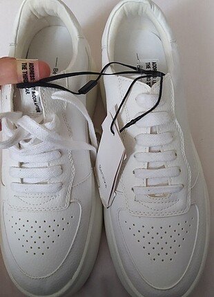 38 Beden beyaz Renk Bershka kabartmali platform kadin spor ayakkabi 38
