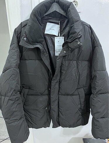 Bershka siyah şişme mont sıfır etiketli