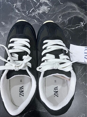 33 Beden siyah Renk Zara kız çocuk spor ayakkabı 33beden sıfır etiketli